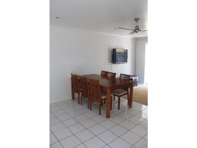 2/6 Taylor Street, West Mackay QLD 4740