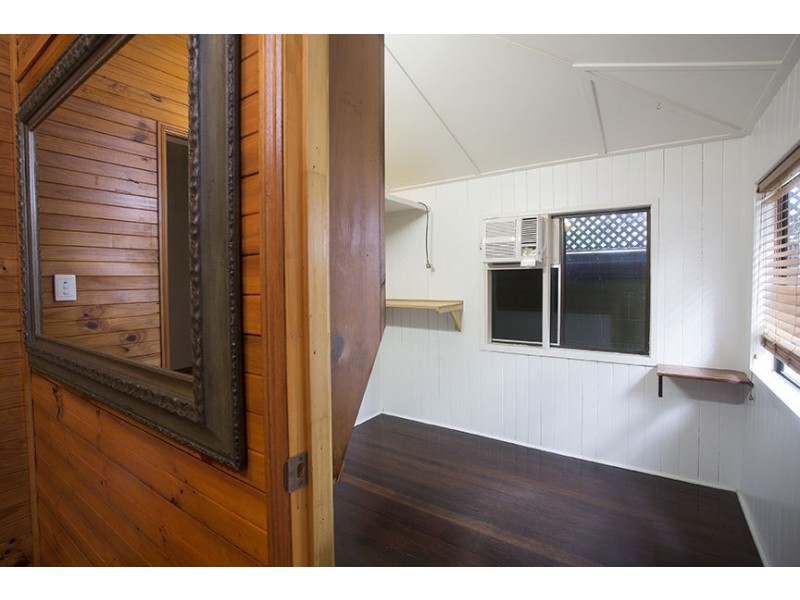 2 Taylor Street, West Mackay QLD 4740