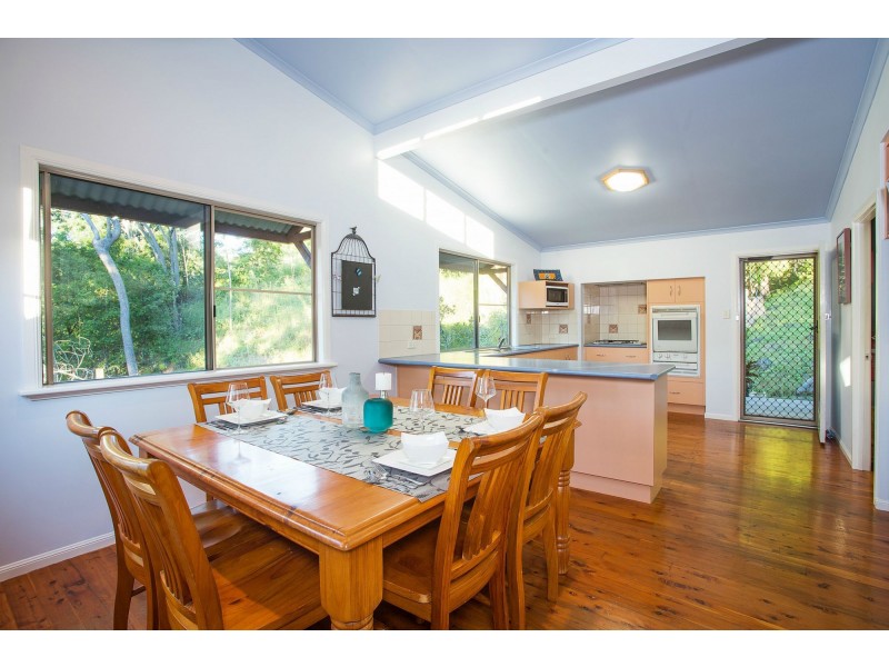 25 Anna Court, Oakenden QLD 4741