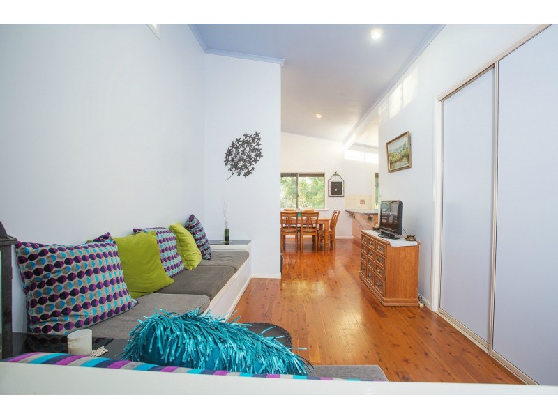 25 Anna Court, Oakenden QLD 4741