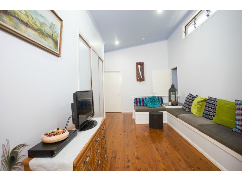 25 Anna Court, Oakenden QLD 4741