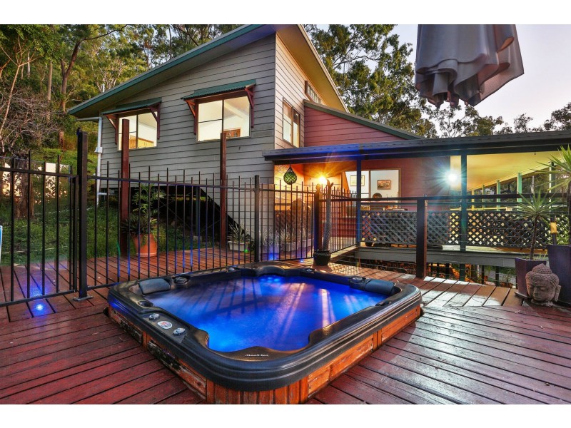 25 Anna Court, Oakenden QLD 4741