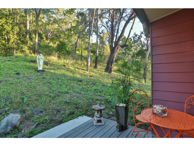 25 Anna Court, Oakenden QLD 4741