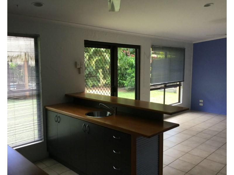 8 Kemp Street, Bucasia QLD 4750