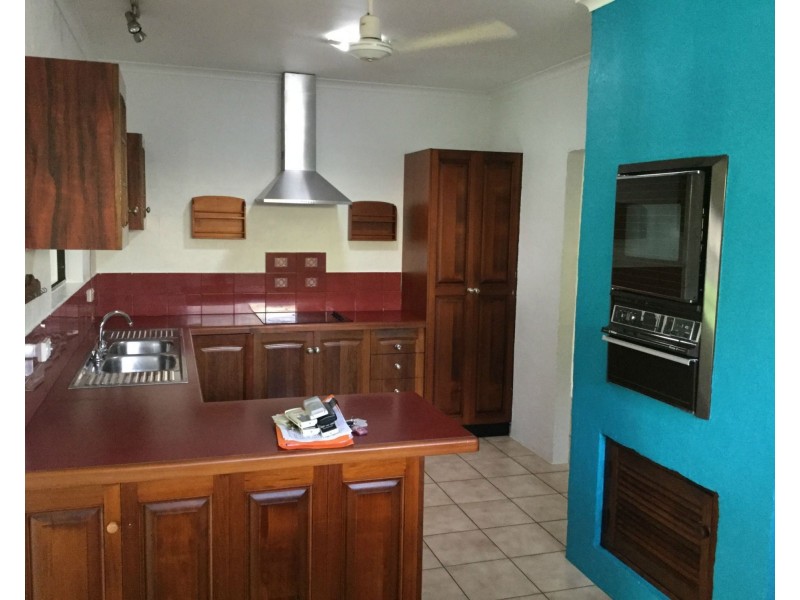 8 Kemp Street, Bucasia QLD 4750