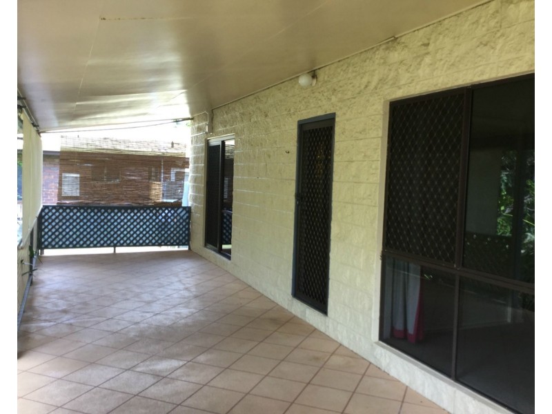 8 Kemp Street, Bucasia QLD 4750