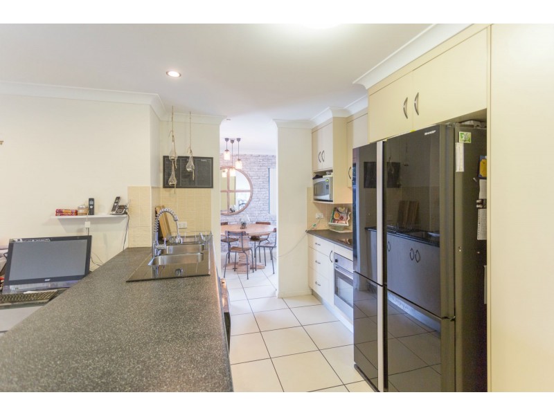 28 Katey Crescent, Mirani QLD 4754