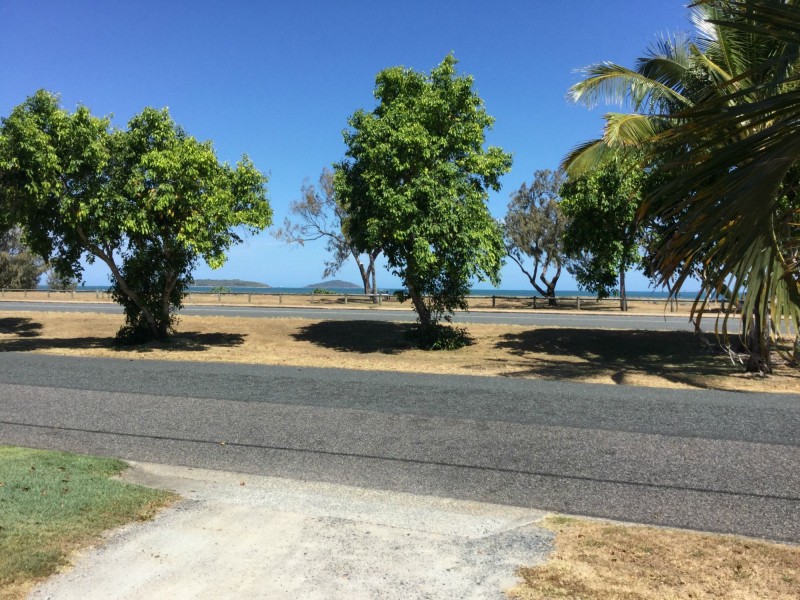 4/42 Binnington Esplanade, East Mackay QLD 4740