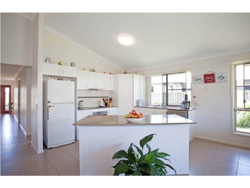 45 Whitehaven Drive, Blacks Beach QLD 4740