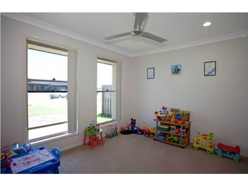 45 Whitehaven Drive, Blacks Beach QLD 4740