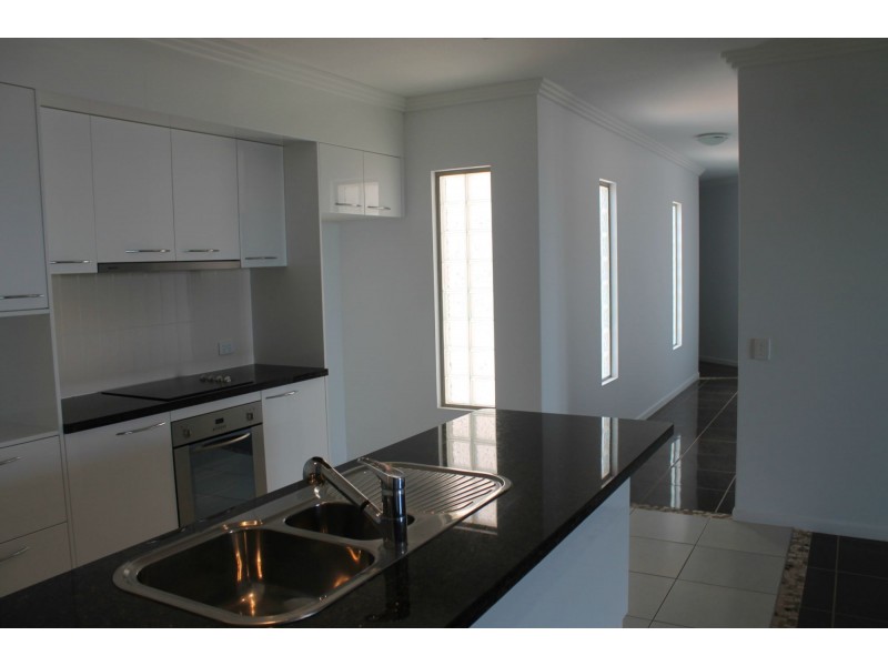 52/8 Breakwater Access Road, Mackay Harbour QLD 4740