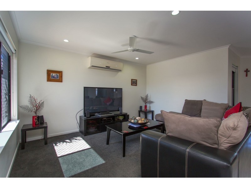 6 Woodroffe Place, Glenella QLD 4740