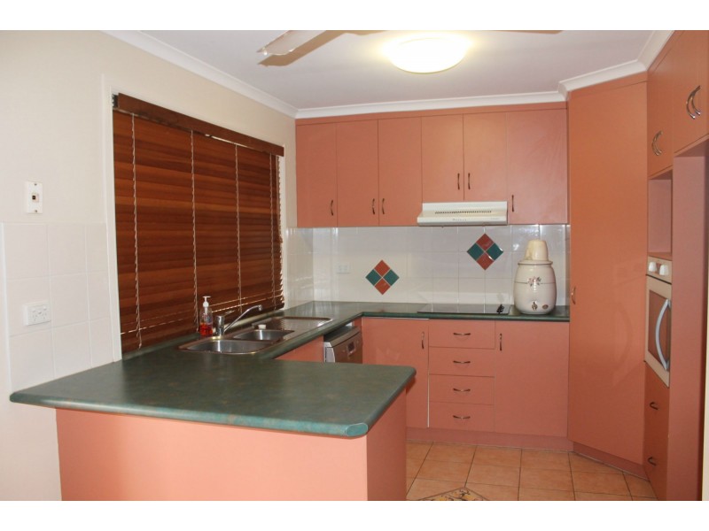 2 Chelsea Court, Glenella QLD 4740