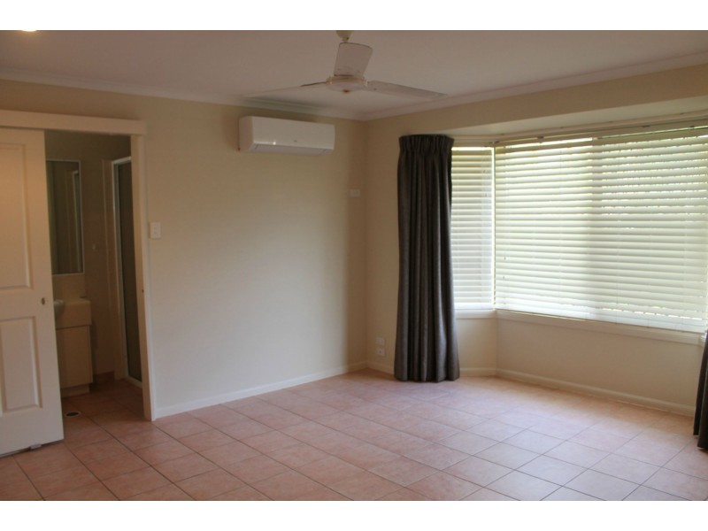 2 Chelsea Court, Glenella QLD 4740