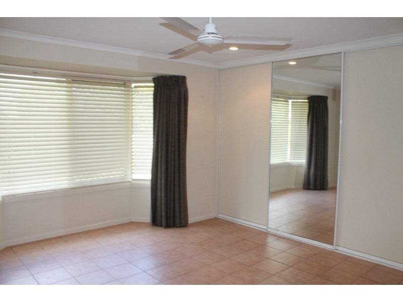 2 Chelsea Court, Glenella QLD 4740