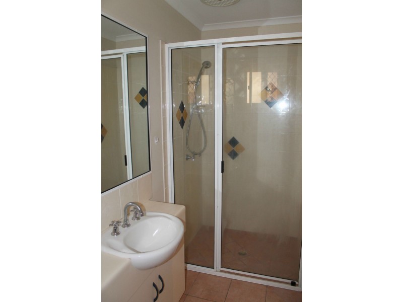 2 Chelsea Court, Glenella QLD 4740