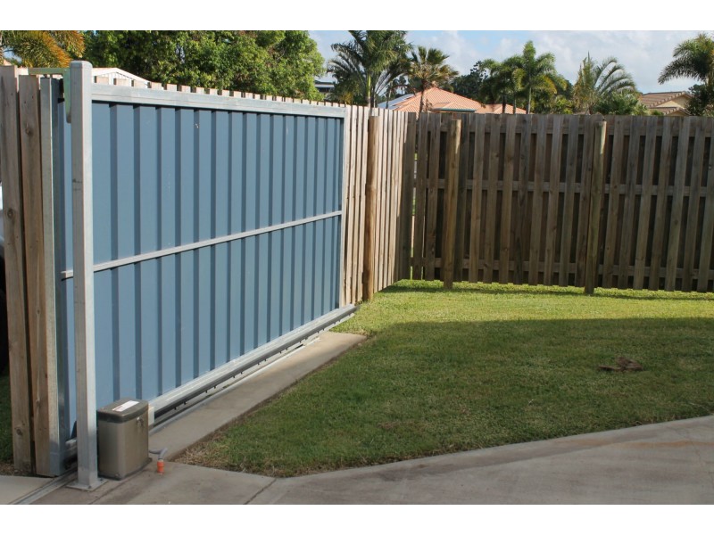 2 Chelsea Court, Glenella QLD 4740