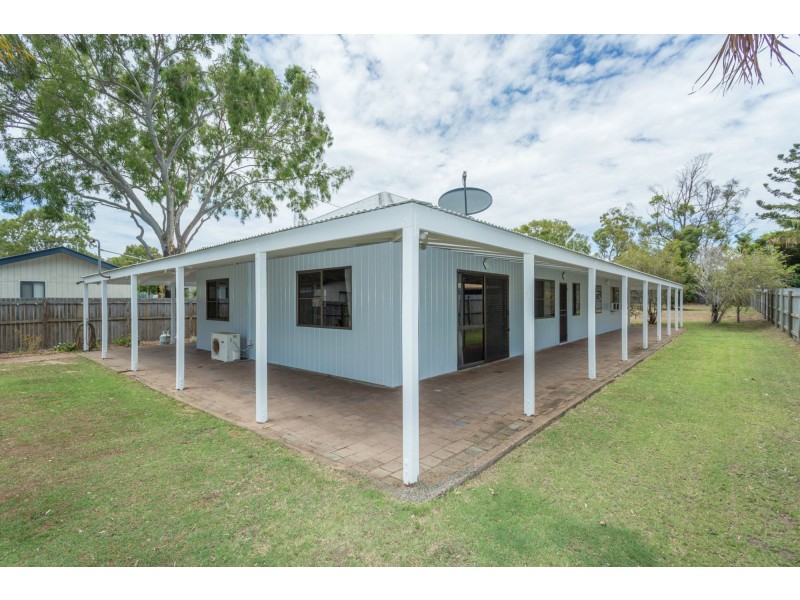 18 Bourke Street, Blacks Beach QLD 4740