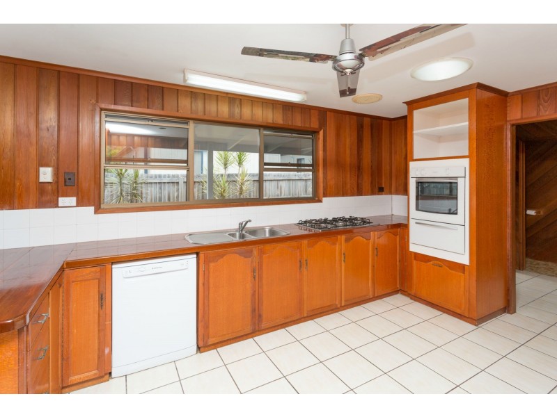 18 Bourke Street, Blacks Beach QLD 4740