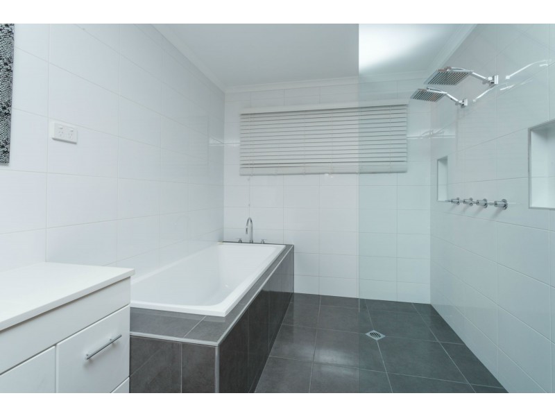 18 Bourke Street, Blacks Beach QLD 4740