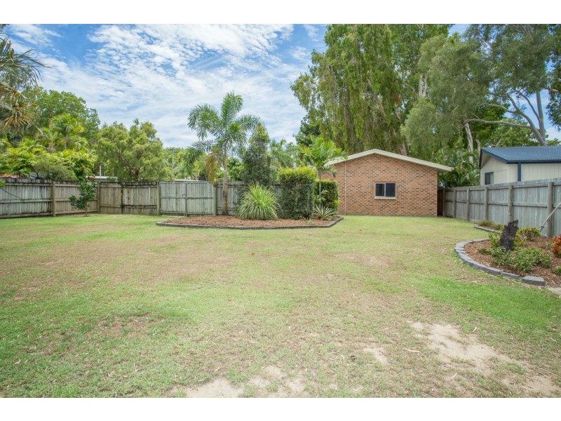 18 Bourke Street, Blacks Beach QLD 4740