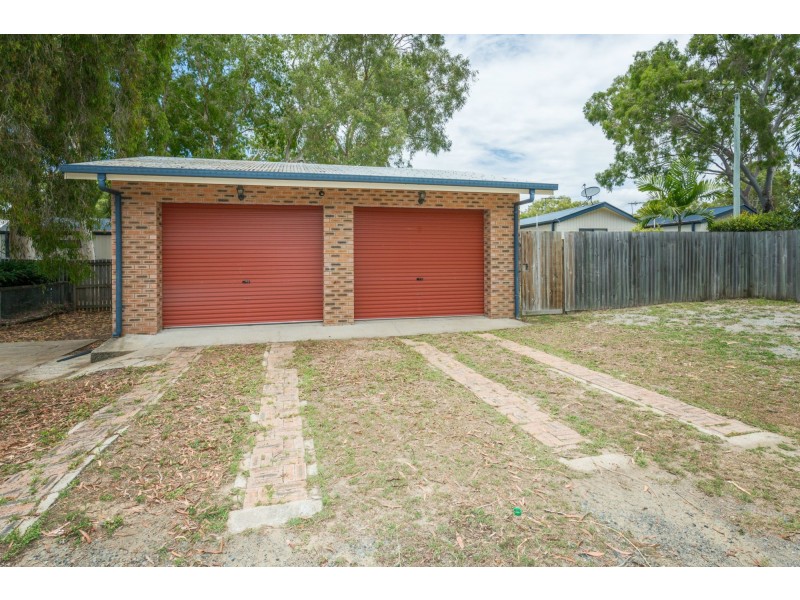 18 Bourke Street, Blacks Beach QLD 4740