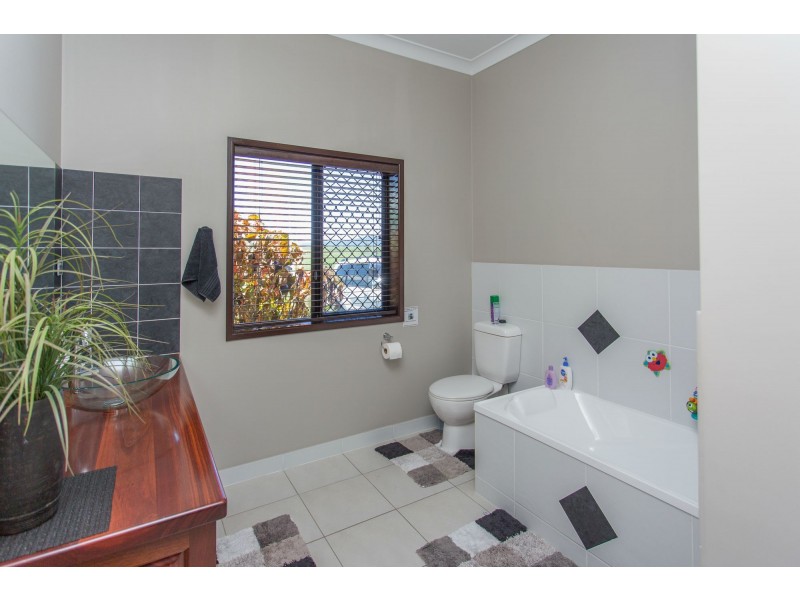 171 Leichhardt Road, Mirani QLD 4754
