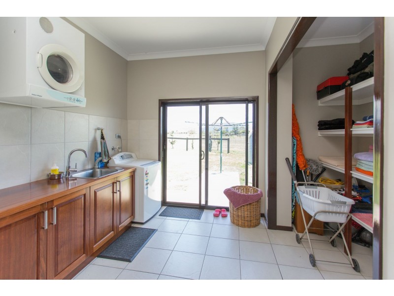 171 Leichhardt Road, Mirani QLD 4754