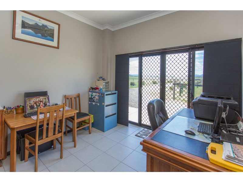 171 Leichhardt Road, Mirani QLD 4754