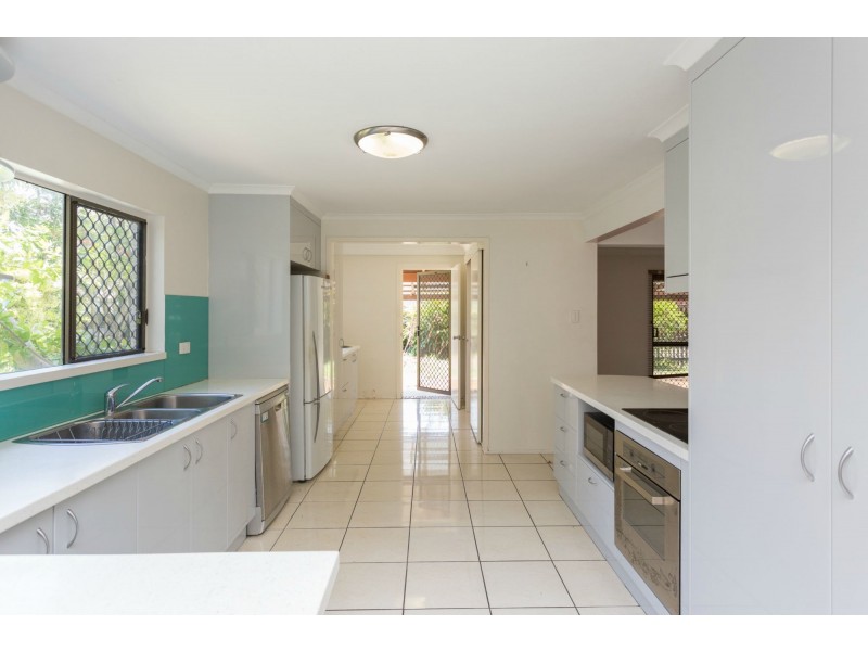 10 Paton Terrace, Slade Point QLD 4740
