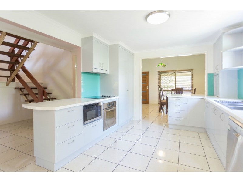 10 Paton Terrace, Slade Point QLD 4740