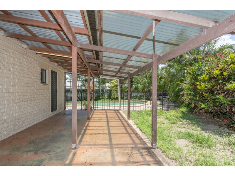 10 Paton Terrace, Slade Point QLD 4740