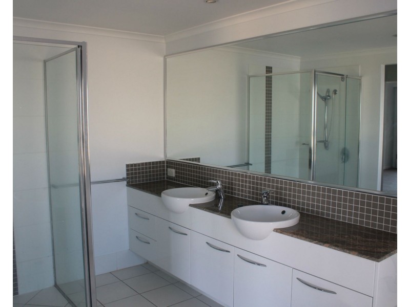 11/8 Breakwater Access Road, Mackay Harbour QLD 4740