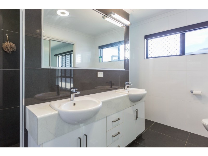 18 Rutland Place, Marian QLD 4753