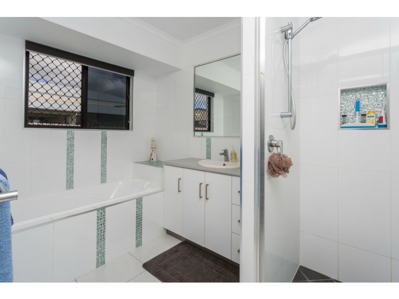 18 Rutland Place, Marian QLD 4753