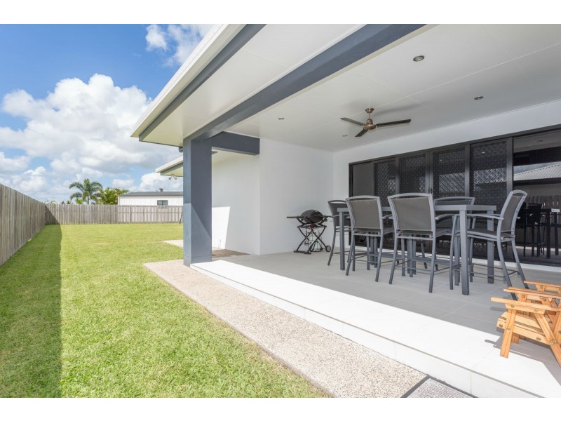 18 Rutland Place, Marian QLD 4753