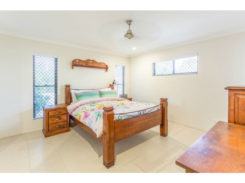 1 & 2, 28 Dustwill Street, Eimeo QLD 4740