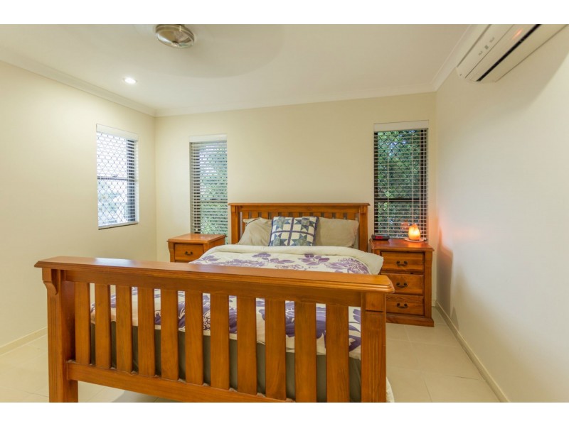 1 & 2, 28 Dustwill Street, Eimeo QLD 4740