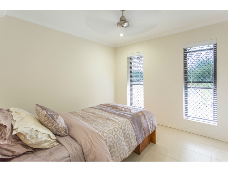 1 & 2, 28 Dustwill Street, Eimeo QLD 4740