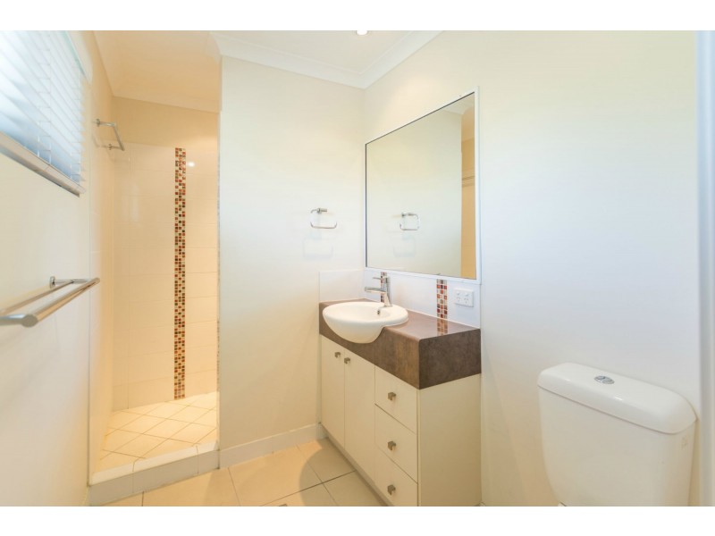 1 & 2, 28 Dustwill Street, Eimeo QLD 4740