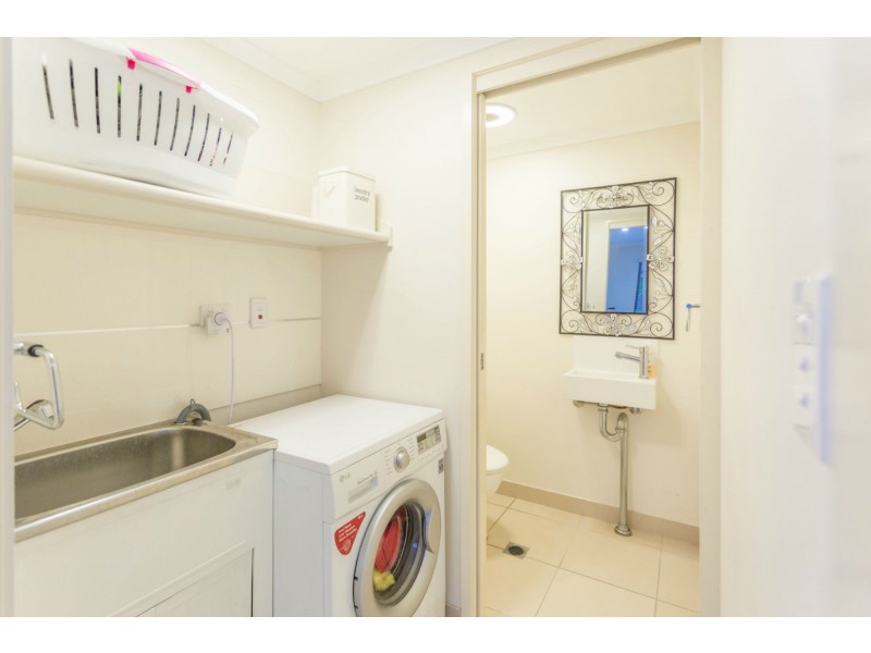 1 & 2, 28 Dustwill Street, Eimeo QLD 4740