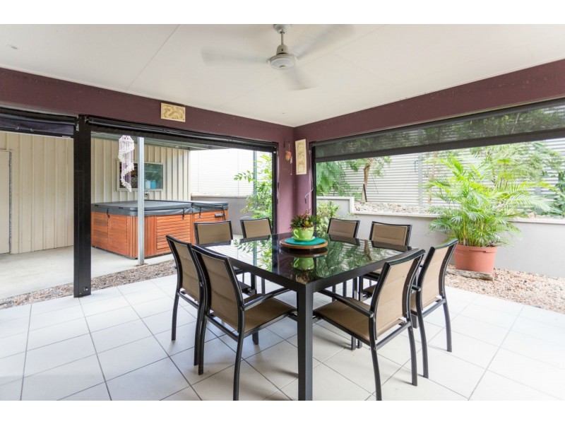1 & 2, 28 Dustwill Street, Eimeo QLD 4740