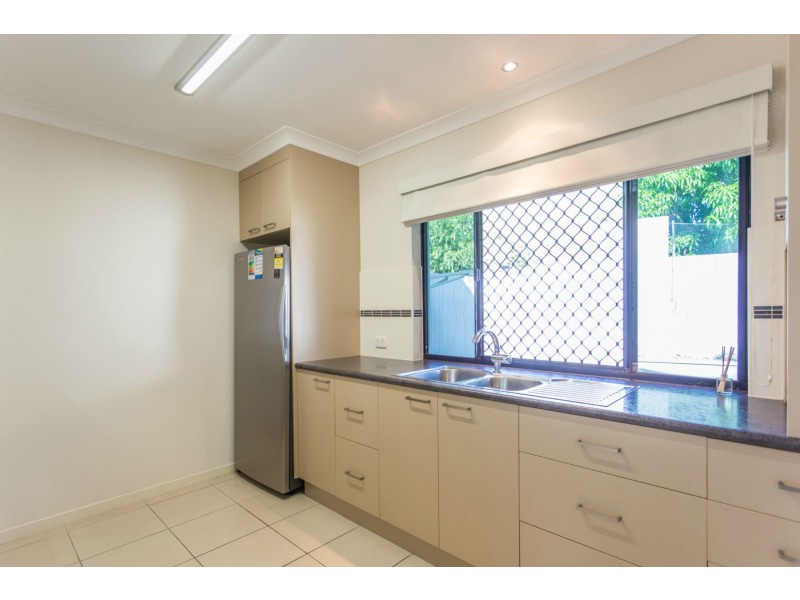 1 & 2, 28 Dustwill Street, Eimeo QLD 4740
