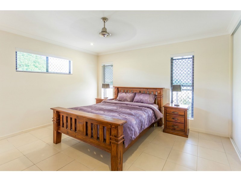 1 & 2, 28 Dustwill Street, Eimeo QLD 4740