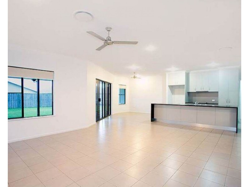 17 Miami Terrace, Blacks Beach QLD 4740