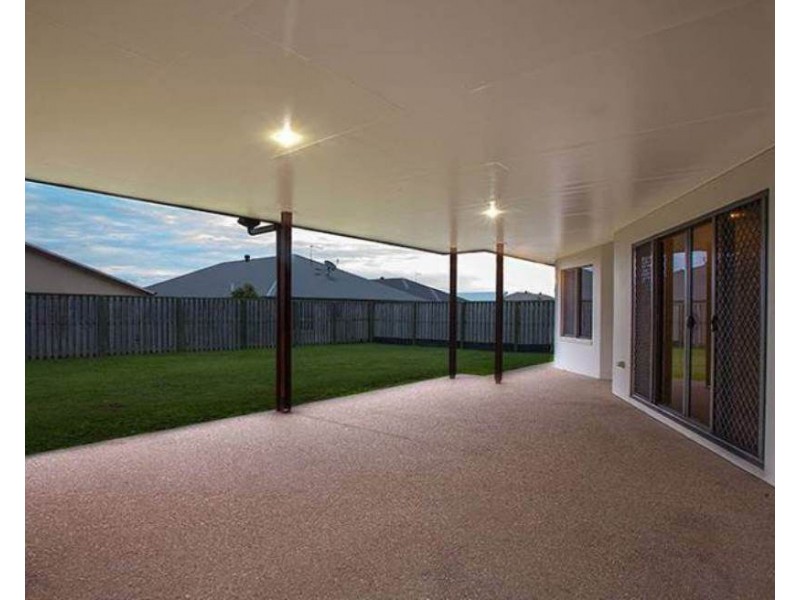 17 Miami Terrace, Blacks Beach QLD 4740
