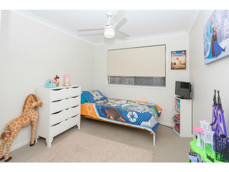 16 Phoenix Crescent, Rural View QLD 4740