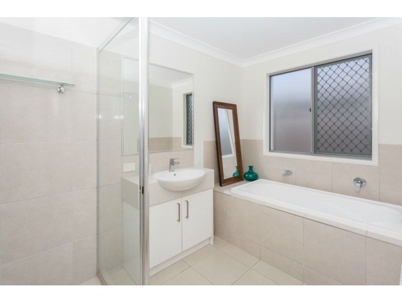 16 Phoenix Crescent, Rural View QLD 4740