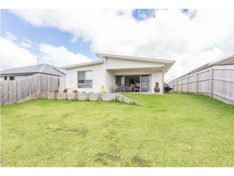 16 Phoenix Crescent, Rural View QLD 4740