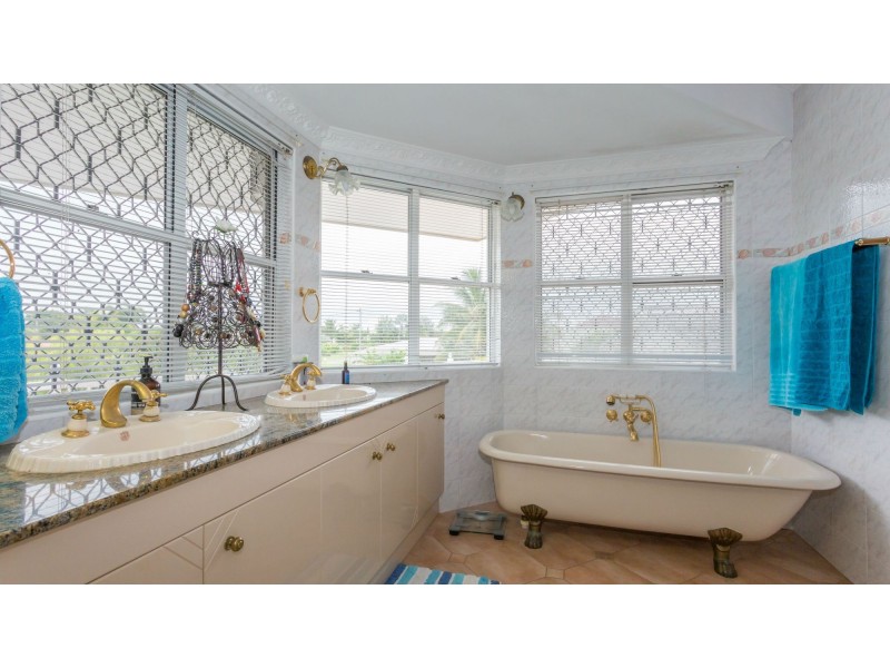 21 Charlmay Court, West Mackay QLD 4740